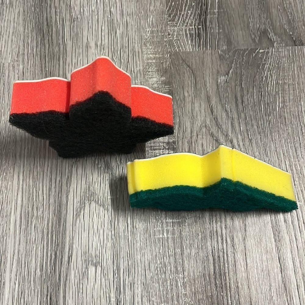 Stranger Things Kitchen Sponge Set NWOT - Picture 3 of 3